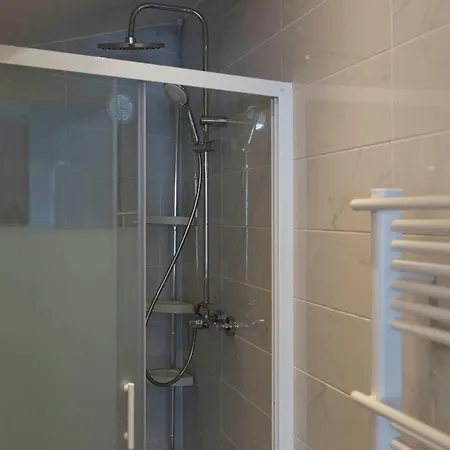 Loc Trotteur Le Romarin Gare Sncf De * 卢德