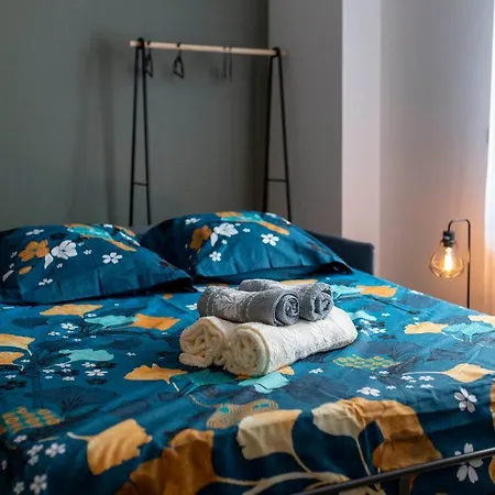 Loc Trotteur Le Romarin Gare Sncf De * 卢德