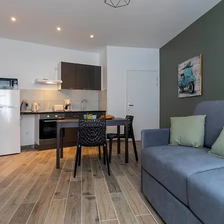 Loc Trotteur Le Romarin Gare Sncf De Apartamento Lourdes